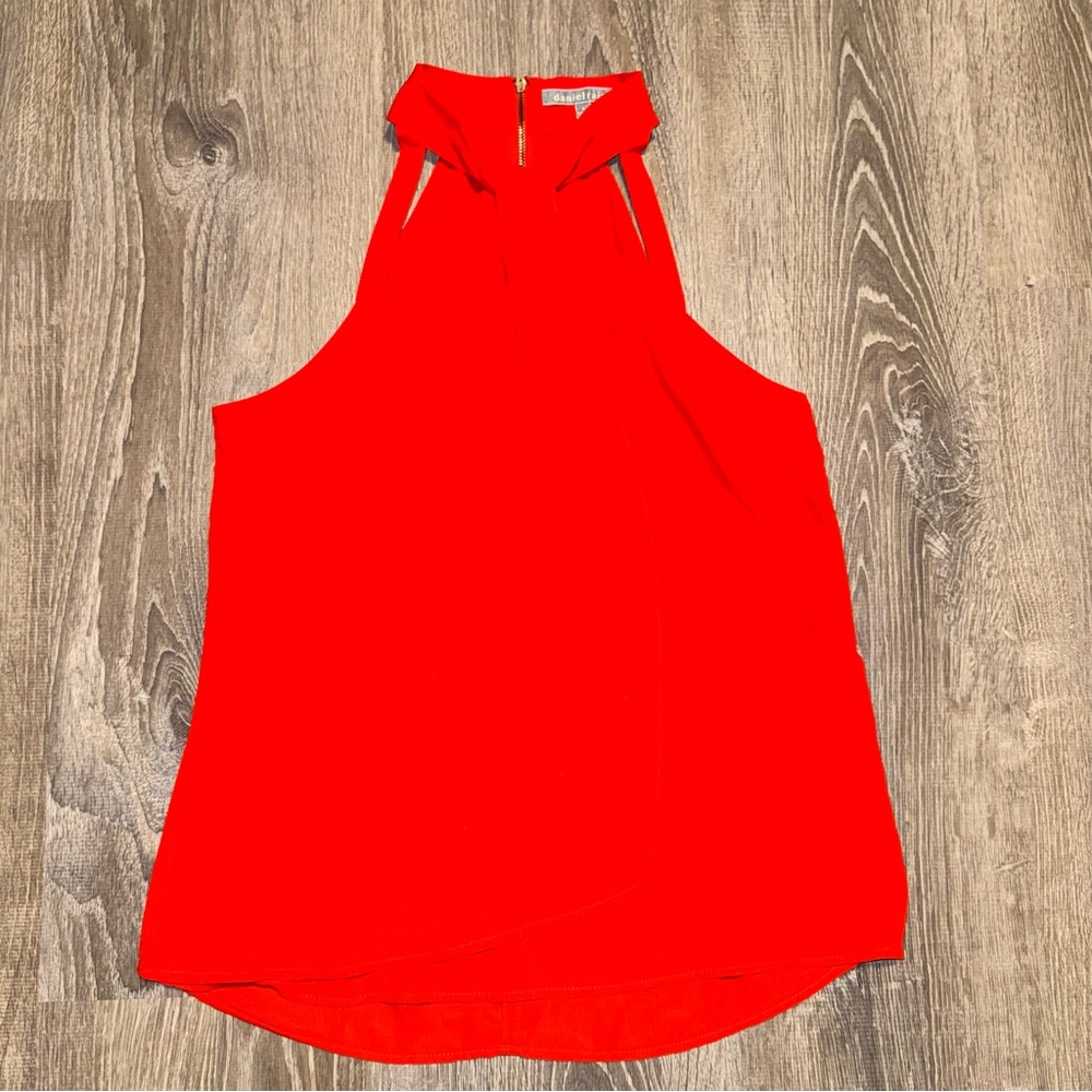 Daniel Rainn (Stitch Fix) Red willa knot detail halter blouse Sleeveless S